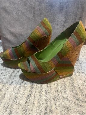 FRH Multicolor Striped Peep-Toe Platform Heels in Green